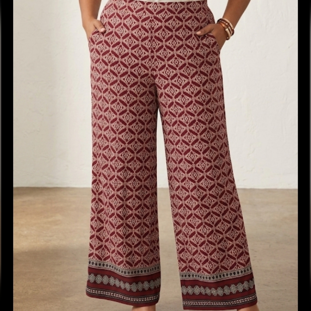 Plus Size High Waisted Palazzo Pants size 14/16W Burgundy Business Casual EUC
